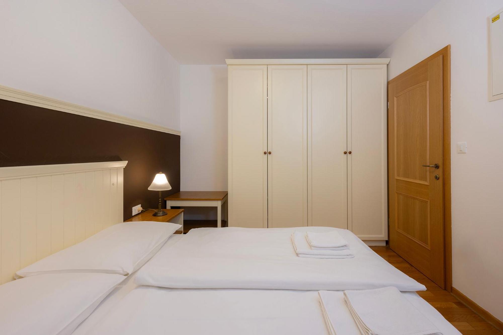 Lakeside Apartments בלד חדר תמונה